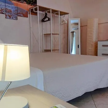 Domus Elegans In Centro Feriehus