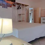 Domus Elegans In Centro Tatil Evi