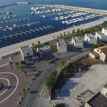 Semesterbostad Domus Elegans In Centro